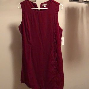 Perfect burgundy wedding attire!